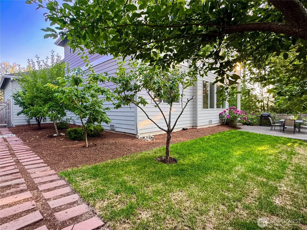 1939 213th Court SE Sammamish WA 98075