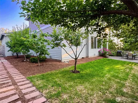 1939 213th Court SE Sammamish WA 98075