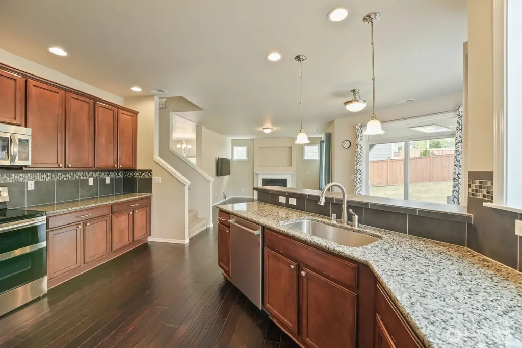 34004 12th Place SW Federal Way WA 98023