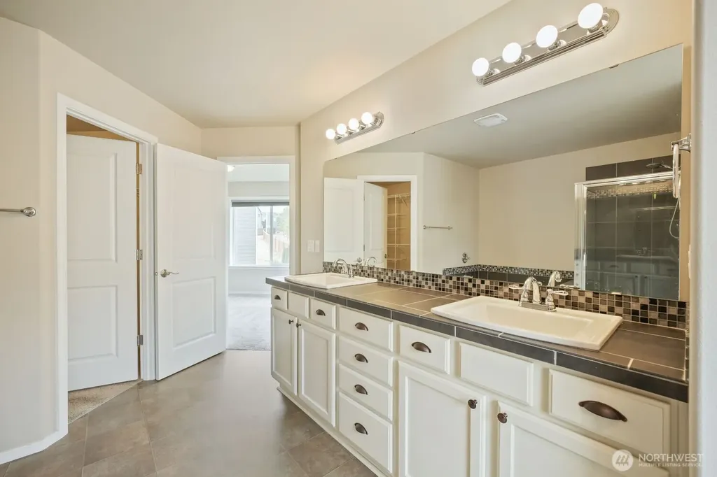 34004 12th Place SW Federal Way WA 98023
