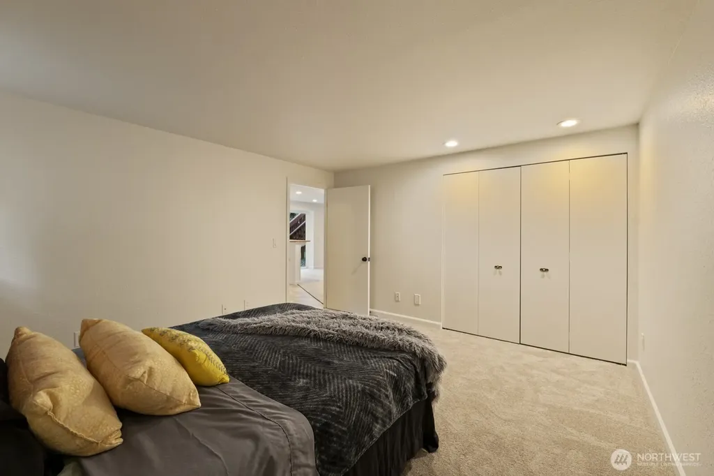 307 Willow Court N Bellingham WA 98225
