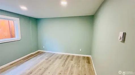 9040 17th Avenue SW Seattle WA 98106