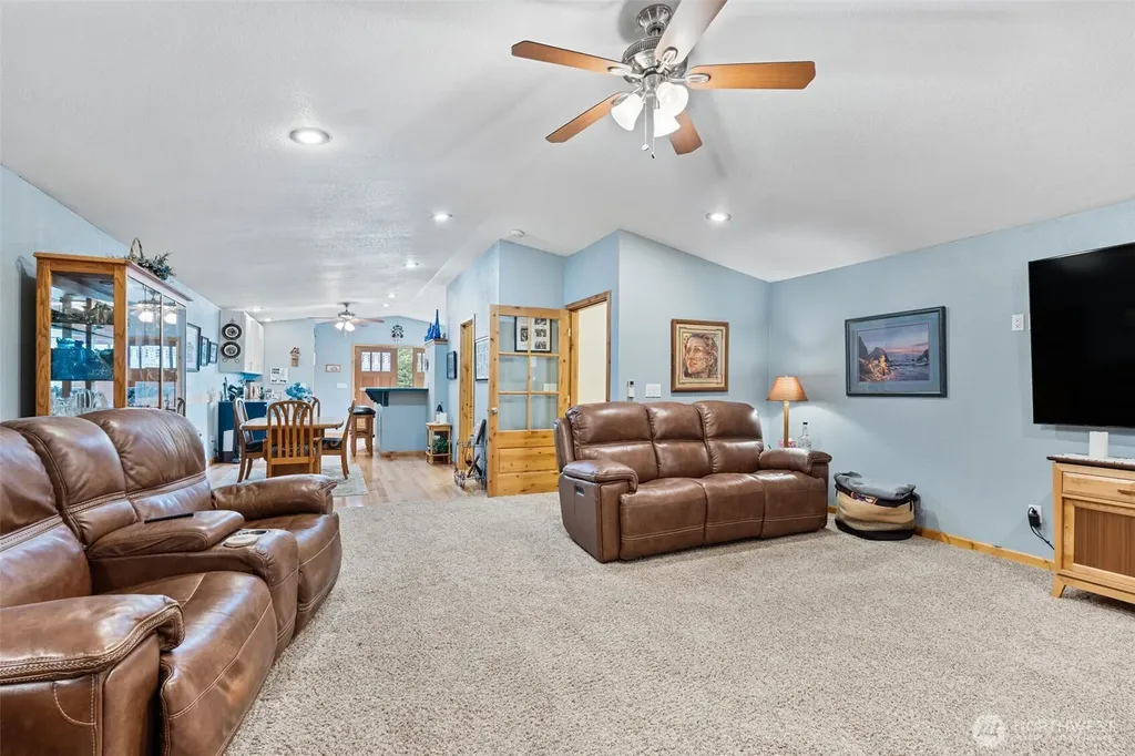 222 Volcano Lane Chehalis WA 98532