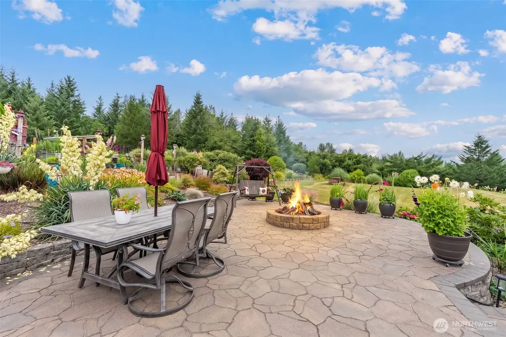 222 Volcano Lane Chehalis WA 98532