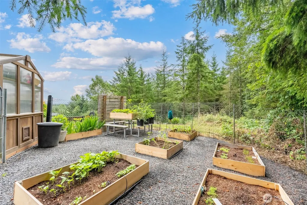 222 Volcano Lane Chehalis WA 98532