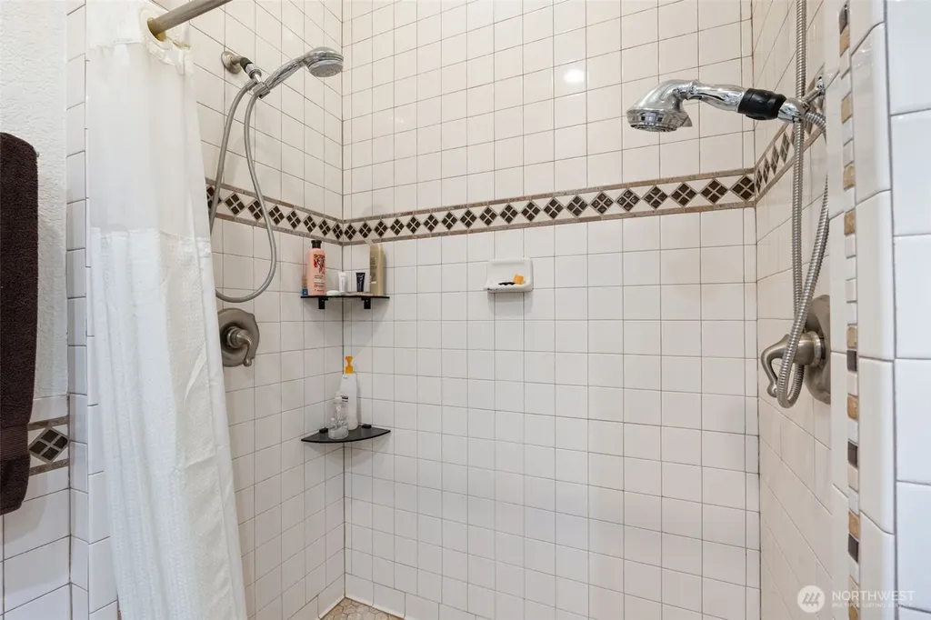222 Volcano Lane Chehalis WA 98532