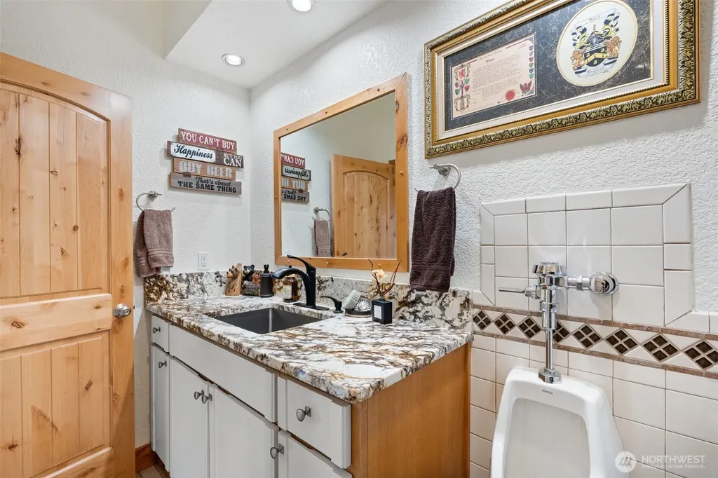 222 Volcano Lane Chehalis WA 98532