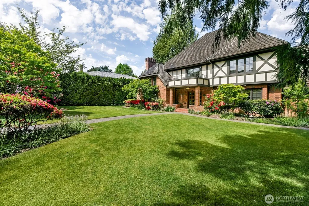 6573 Windermere Road Seattle WA 98105