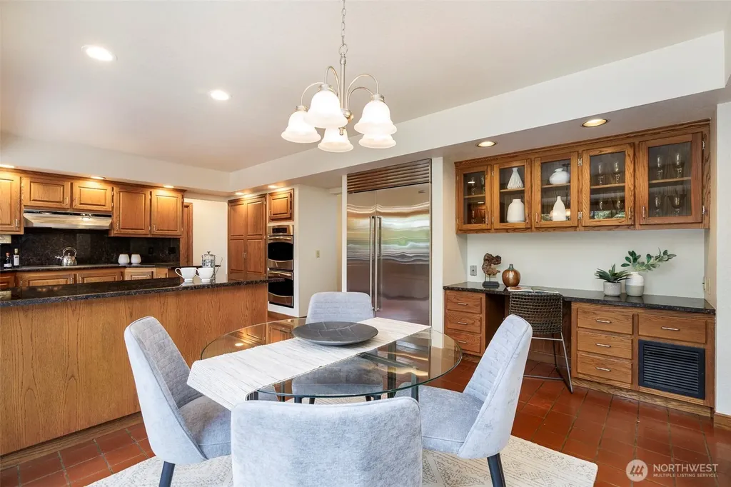 6573 Windermere Road Seattle WA 98105
