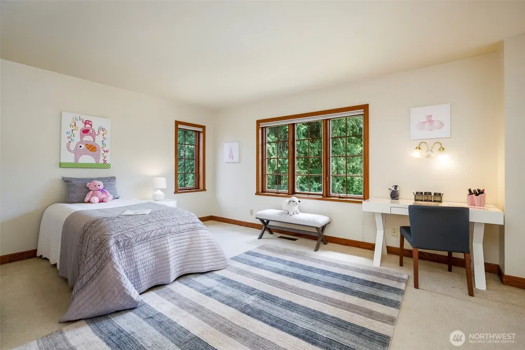 6573 Windermere Road Seattle WA 98105
