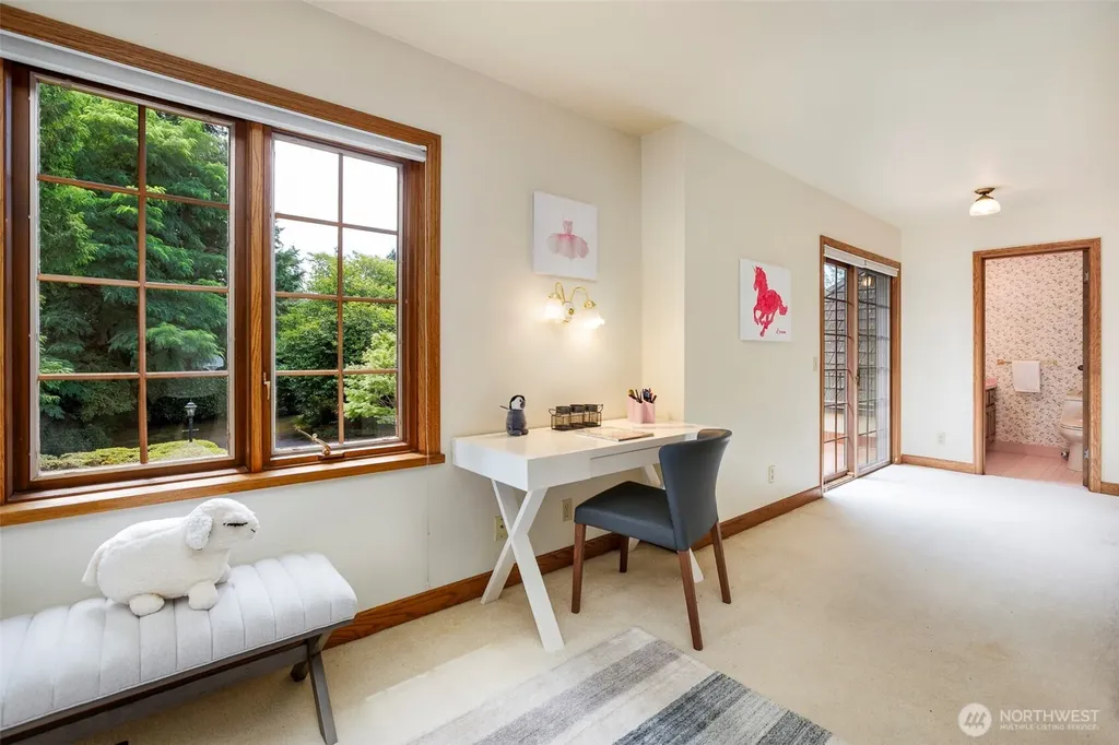 6573 Windermere Road Seattle WA 98105