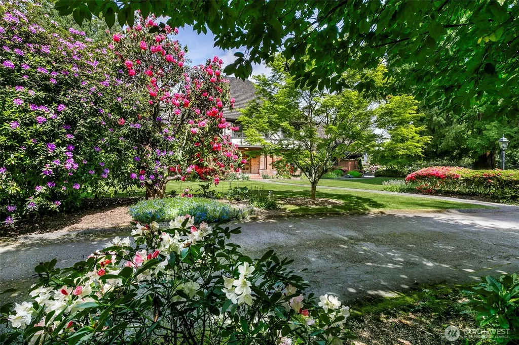 6573 Windermere Road Seattle WA 98105