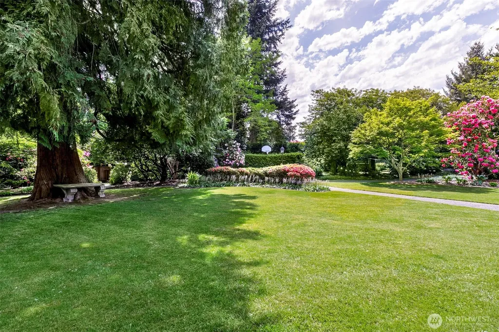 6573 Windermere Road Seattle WA 98105