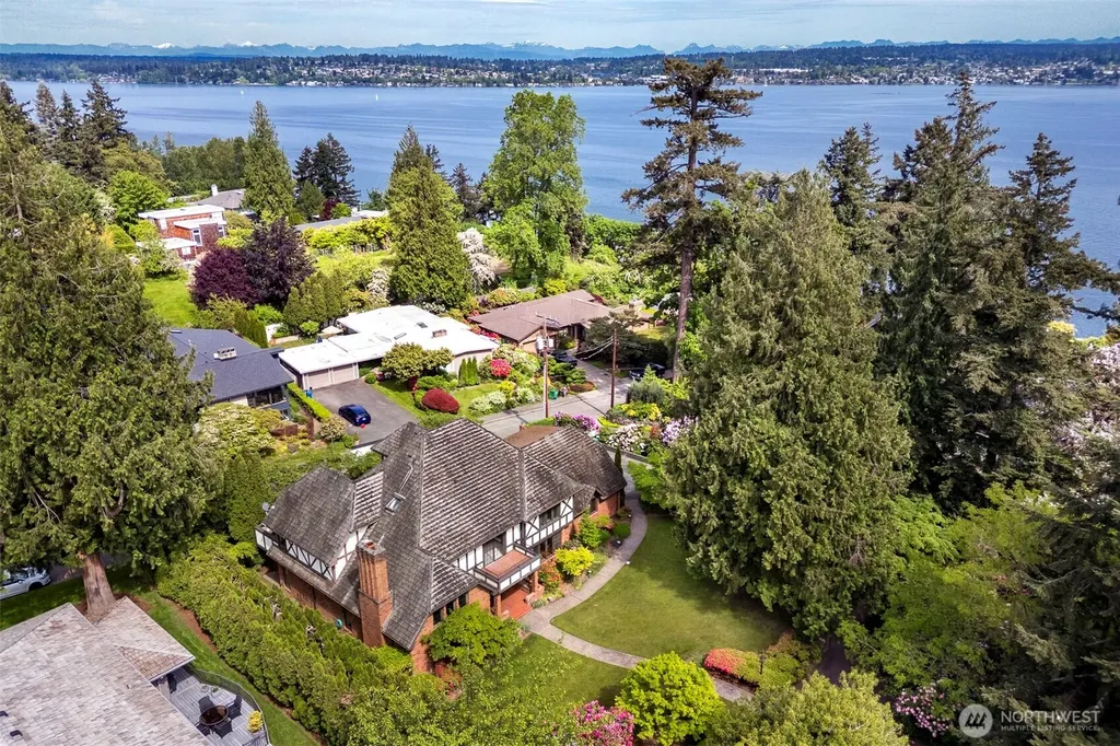 6573 Windermere Road Seattle WA 98105