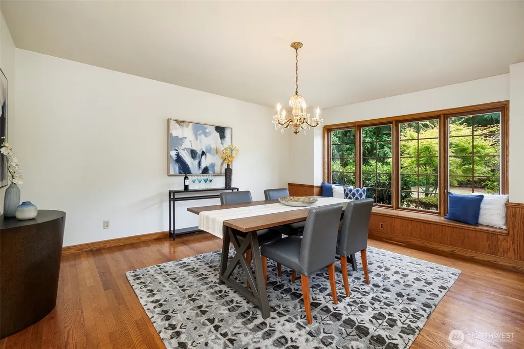 6573 Windermere Road Seattle WA 98105