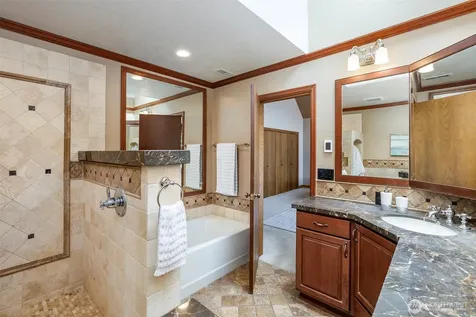 6573 Windermere Road Seattle WA 98105