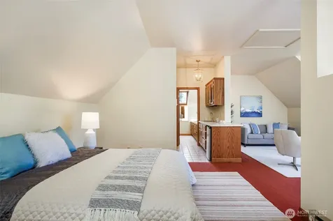 6573 Windermere Road Seattle WA 98105