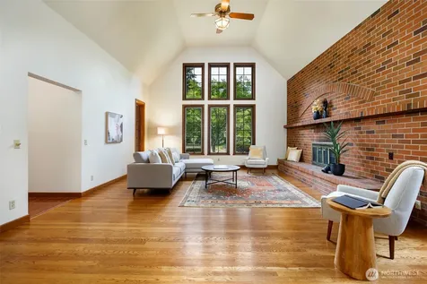 6573 Windermere Road Seattle WA 98105