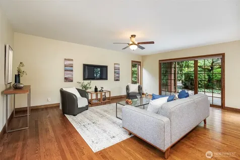 6573 Windermere Road Seattle WA 98105