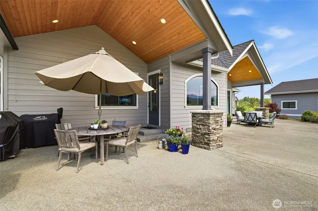 28210 142nd St E Buckley WA 98321