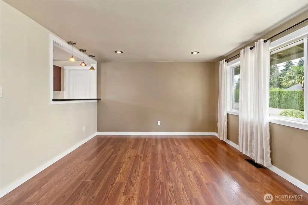 10717 SE 211th Street Kent WA 98031