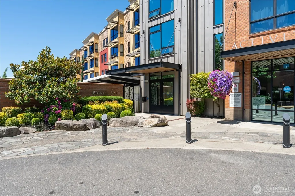 210 Pioneer Puyallup WA 98371