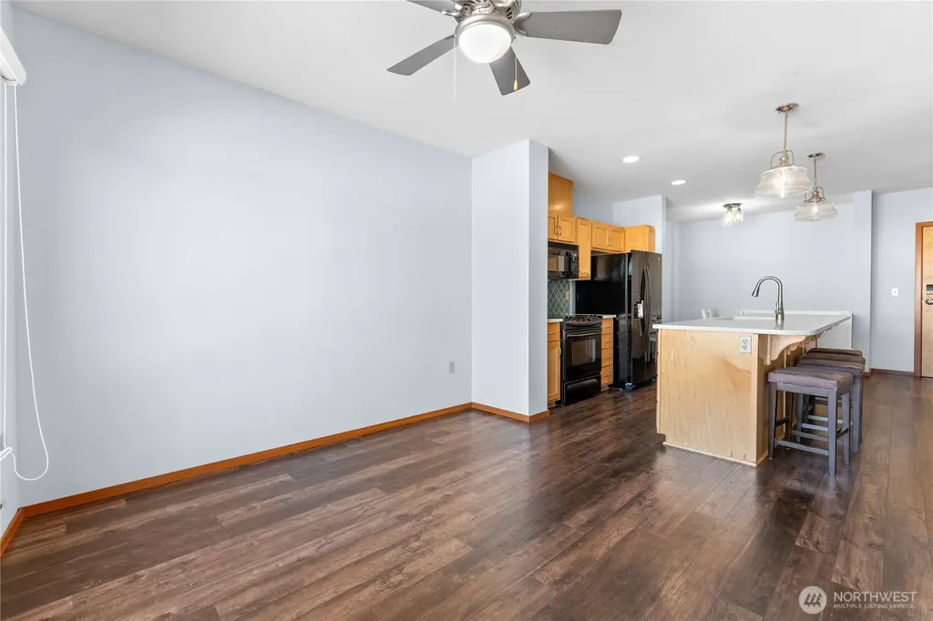 210 Pioneer Puyallup WA 98371