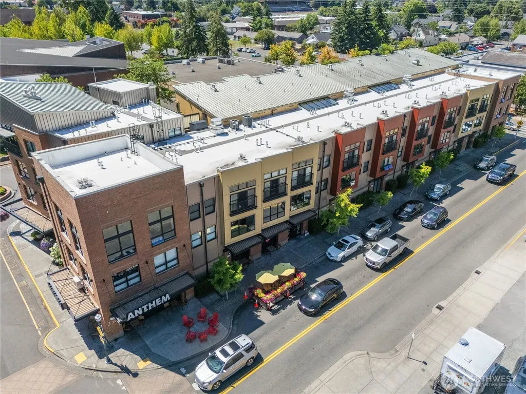 210 Pioneer Puyallup WA 98371