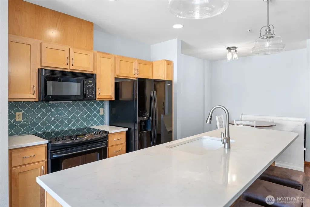 210 Pioneer Puyallup WA 98371