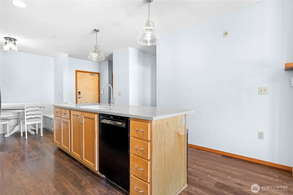 210 Pioneer Puyallup WA 98371
