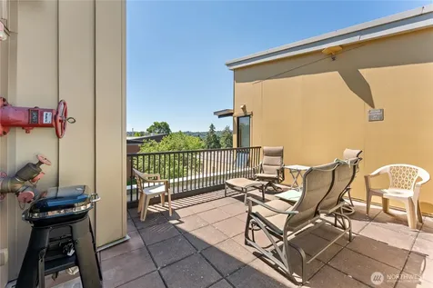 210 Pioneer Puyallup WA 98371
