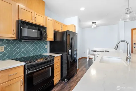 210 Pioneer Puyallup WA 98371