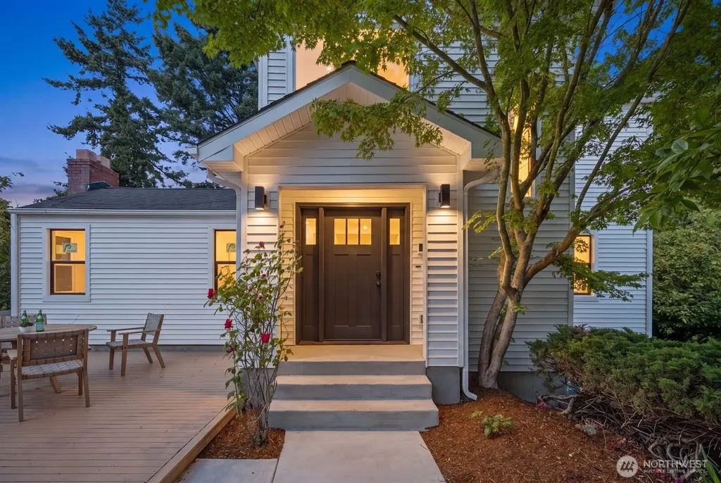 3642 37th Avenue W Seattle WA 98199