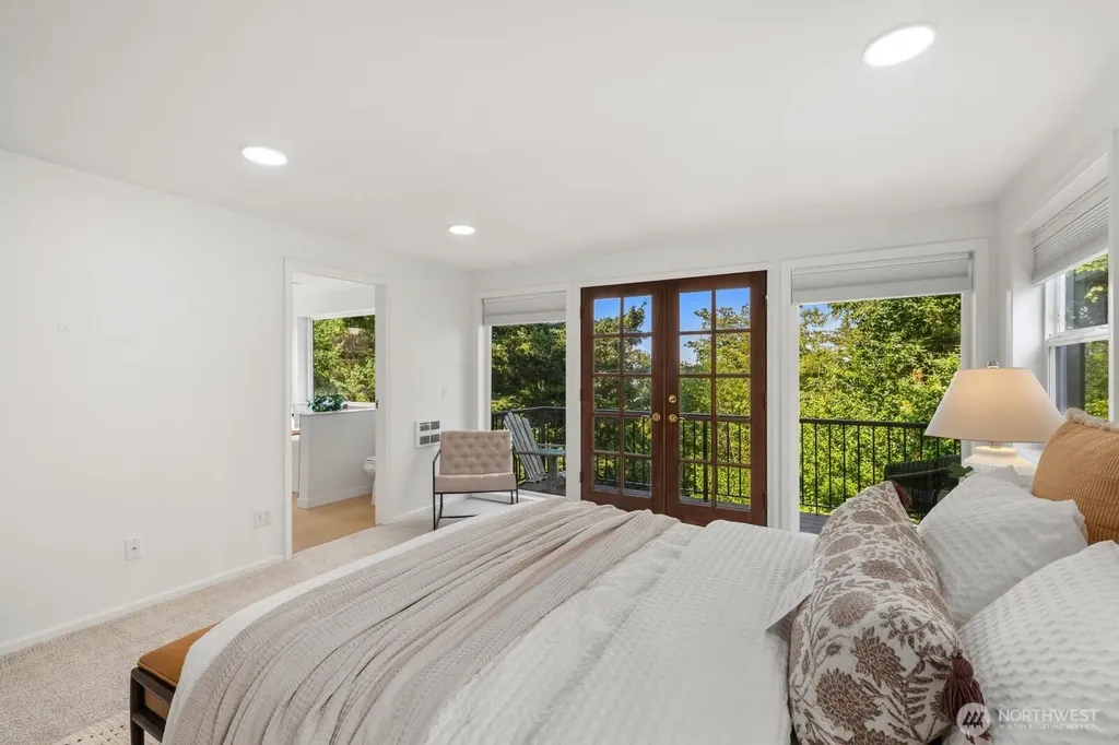 3642 37th Avenue W Seattle WA 98199
