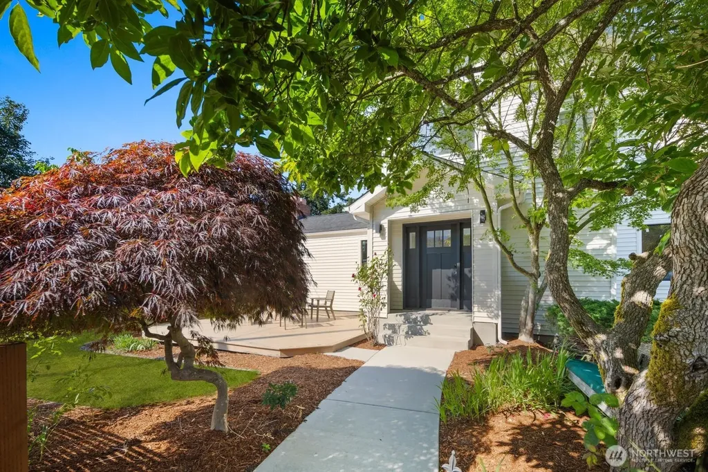 3642 37th Avenue W Seattle WA 98199