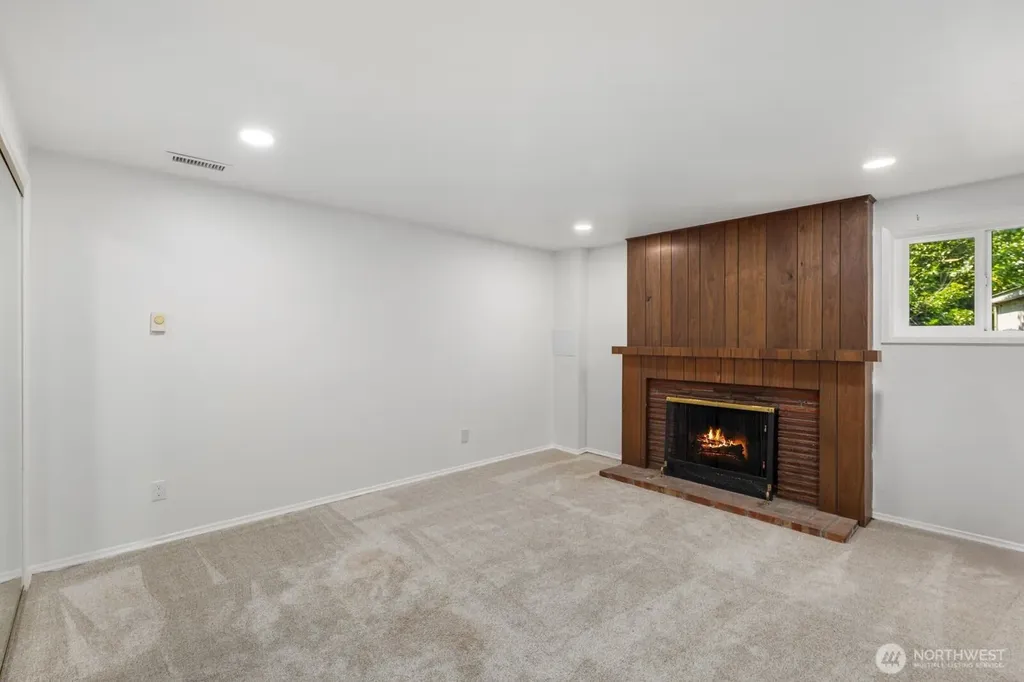 3642 37th Avenue W Seattle WA 98199
