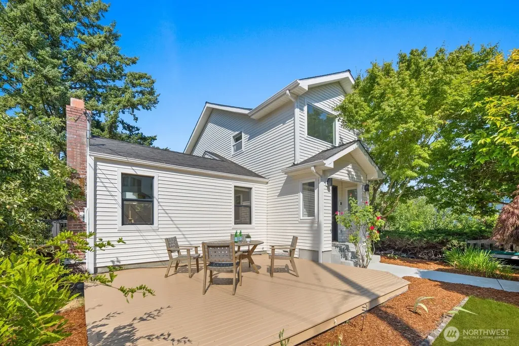 3642 37th Avenue W Seattle WA 98199