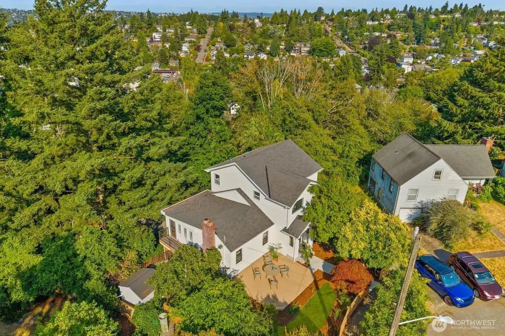 3642 37th Avenue W Seattle WA 98199