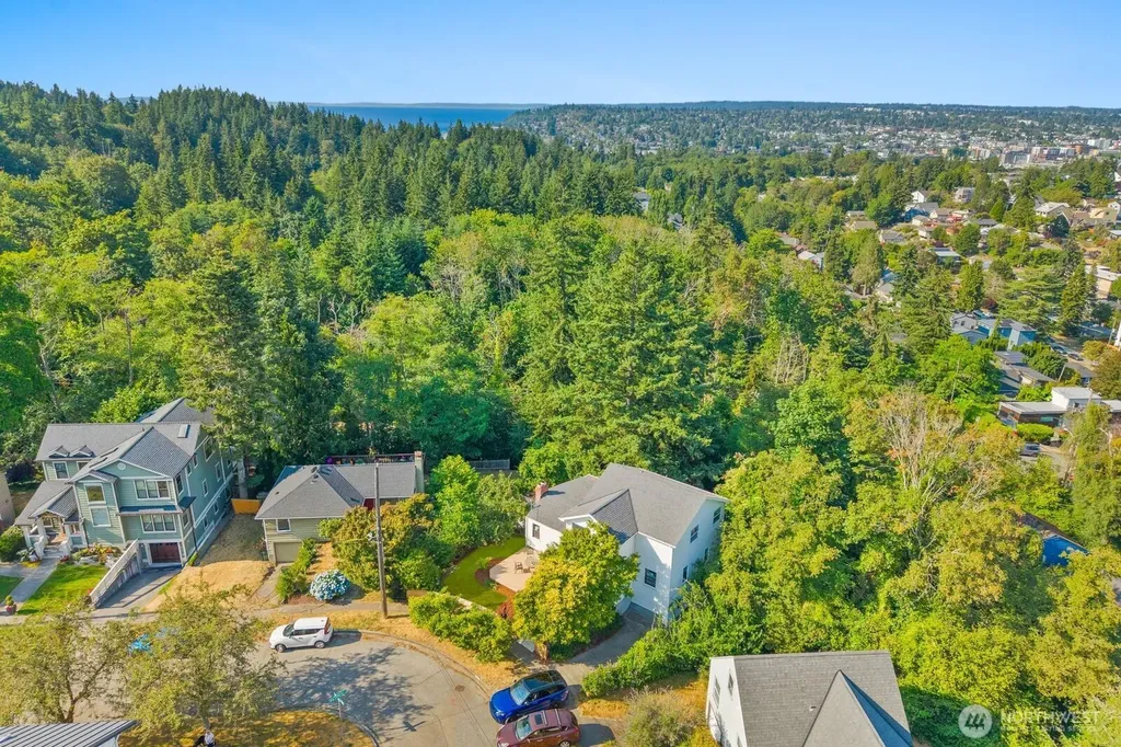 3642 37th Avenue W Seattle WA 98199