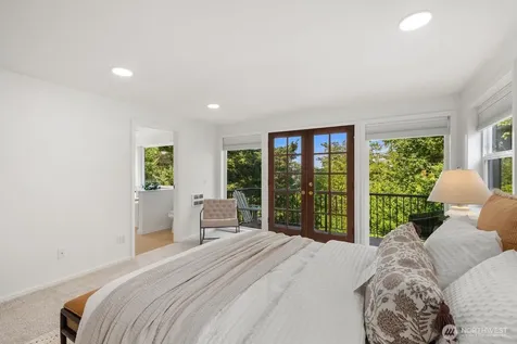 3642 37th Avenue W Seattle WA 98199
