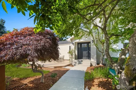 3642 37th Avenue W Seattle WA 98199