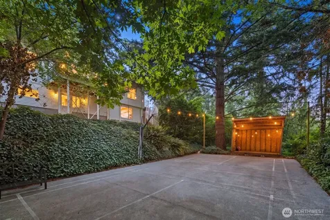 3642 37th Avenue W Seattle WA 98199