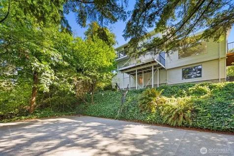 3642 37th Avenue W Seattle WA 98199
