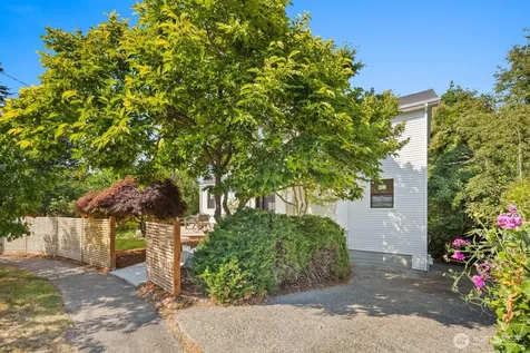 3642 37th Avenue W Seattle WA 98199