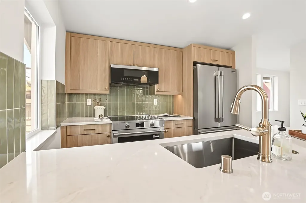2412 Queen Anne Avenue N Seattle WA 98119