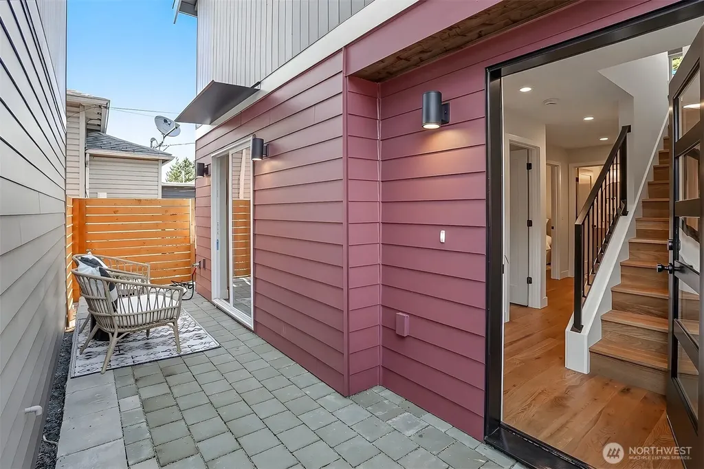 2412 Queen Anne Avenue N Seattle WA 98119