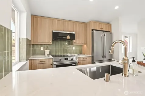 2412 Queen Anne Avenue N Seattle WA 98119