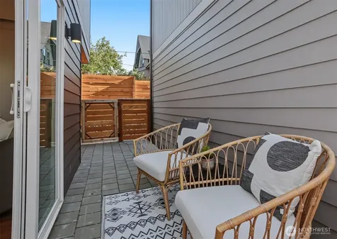 2412 Queen Anne Avenue N Seattle WA 98119