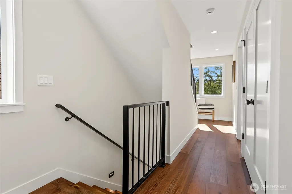 2414 Queen Anne Avenue N Seattle WA 98119