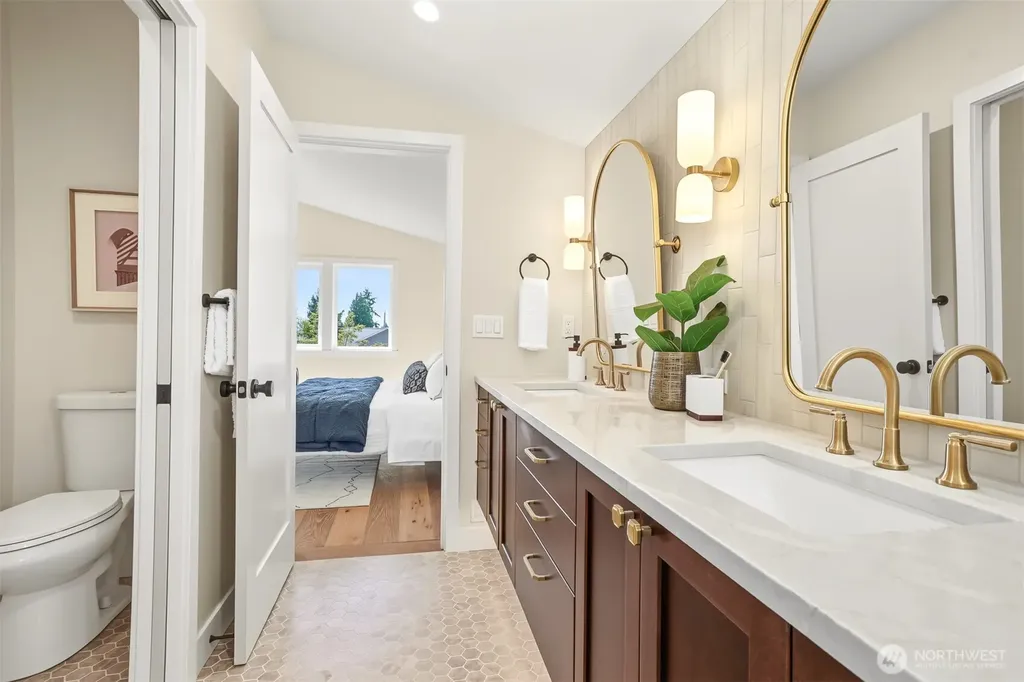 2414 Queen Anne Avenue N Seattle WA 98119